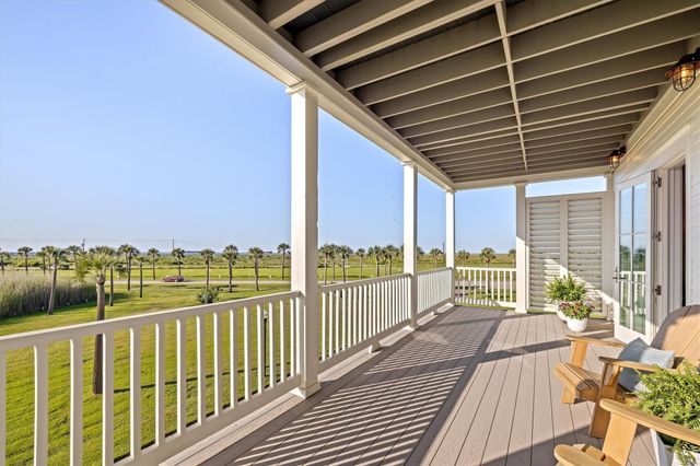 2646 E Seaside Drive, Galveston, TX 77550