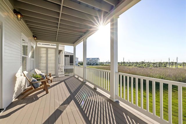 2646 E Seaside Drive, Galveston, TX 77550