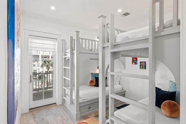 2646 E Seaside Drive, Galveston, TX 77550