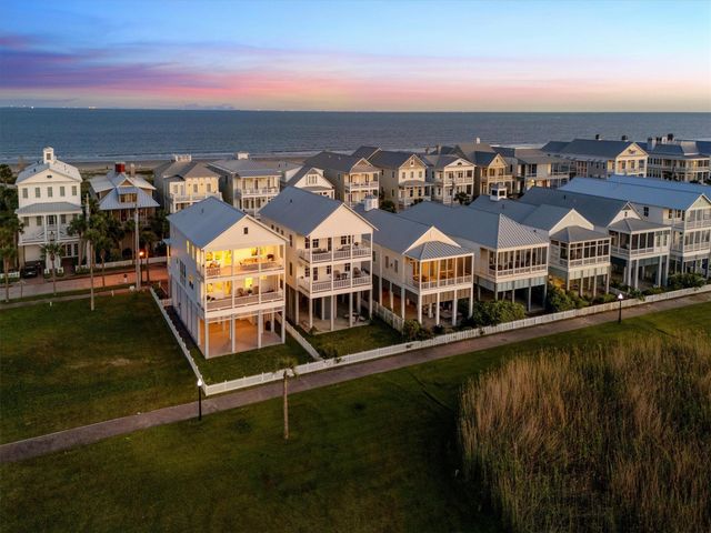 2646 E Seaside Drive, Galveston, TX 77550