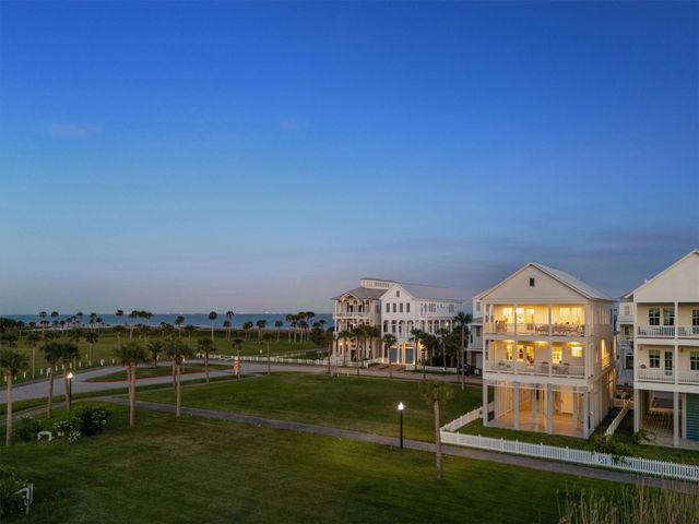 2646 E Seaside Drive, Galveston, TX 77550