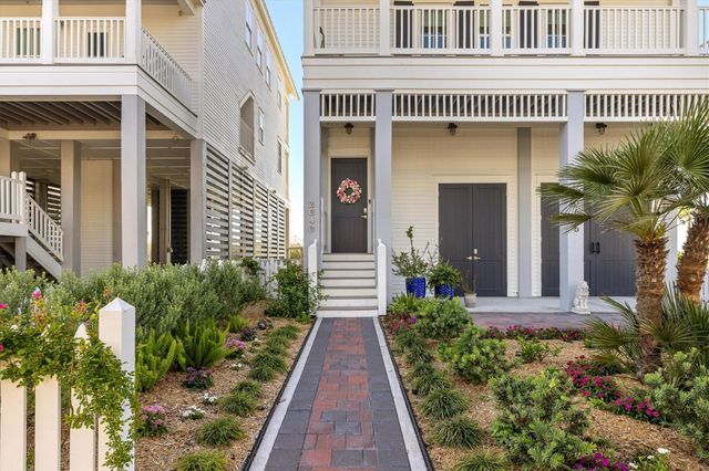 2646 E Seaside Drive, Galveston, TX 77550