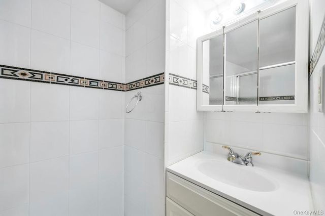 19 Evers Street, Hicksville, NY 11801