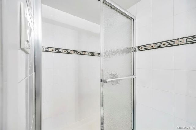 19 Evers Street, Hicksville, NY 11801