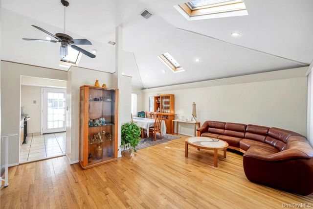 19 Evers Street, Hicksville, NY 11801