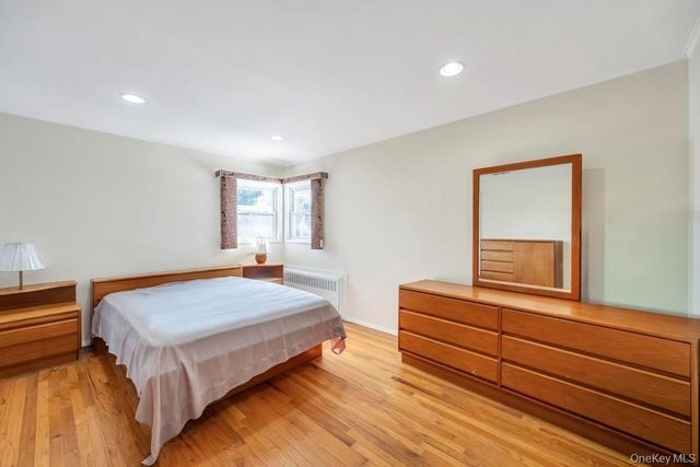 19 Evers Street, Hicksville, NY 11801