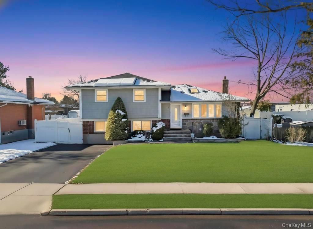 19 Evers Street, Hicksville, NY 11801