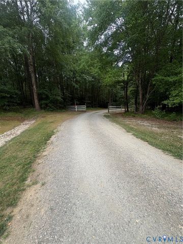 4215 Newville Rd, Waverly, VA 23890