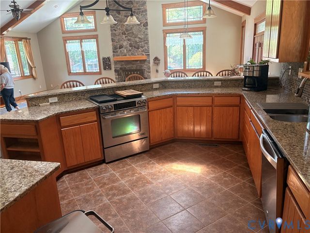 4215 Newville Rd, Waverly, VA 23890
