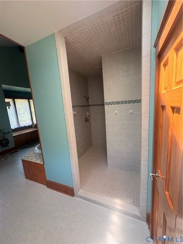 4215 Newville Rd, Waverly, VA 23890