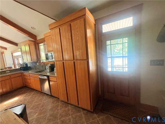 4215 Newville Rd, Waverly, VA 23890