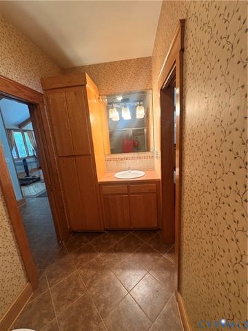4215 Newville Rd, Waverly, VA 23890