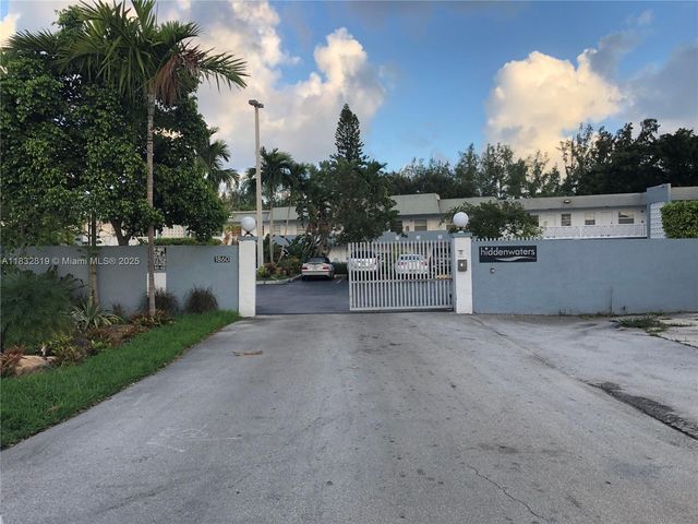 1860 Venice Park Dr 110, North Miami, FL 33181