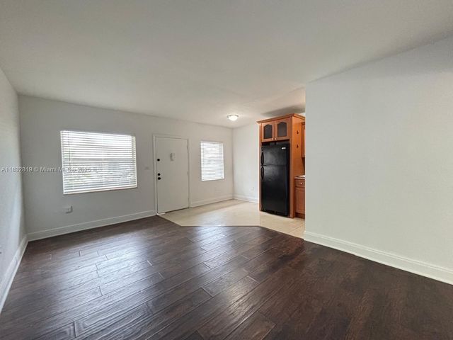 1860 Venice Park Dr 110, North Miami, FL 33181