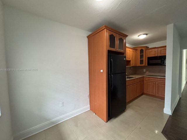 1860 Venice Park Dr 110, North Miami, FL 33181