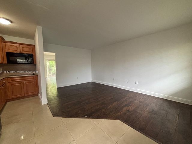 1860 Venice Park Dr 110, North Miami, FL 33181