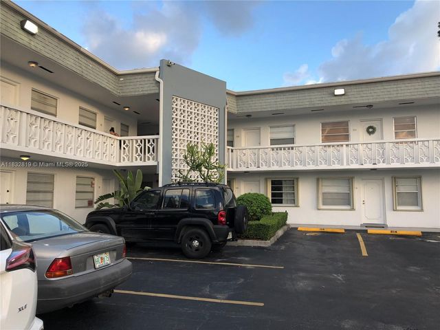 1860 Venice Park Dr 110, North Miami, FL 33181