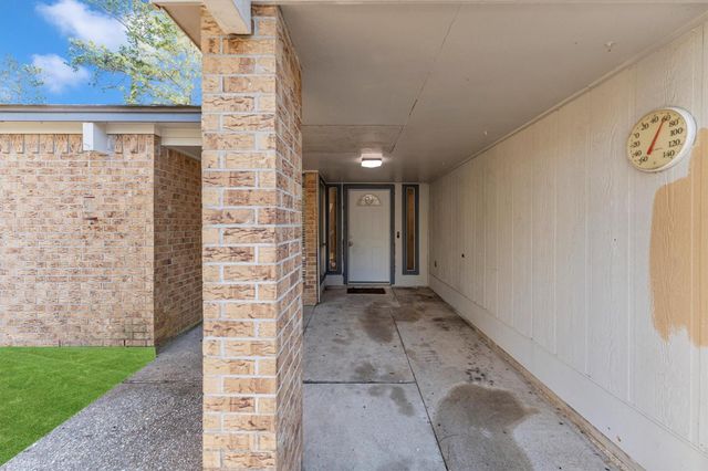3353 Knob Oaks Drive, Huntsville, TX 77340