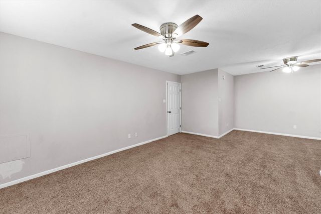 3353 Knob Oaks Drive, Huntsville, TX 77340
