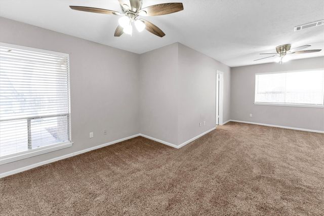 3353 Knob Oaks Drive, Huntsville, TX 77340