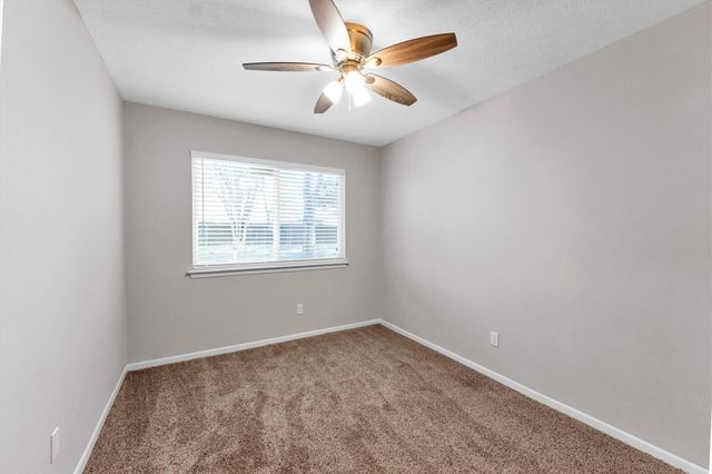 3353 Knob Oaks Drive, Huntsville, TX 77340