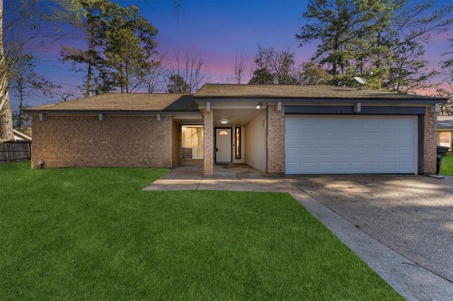 3353 Knob Oaks Drive, Huntsville, TX 77340
