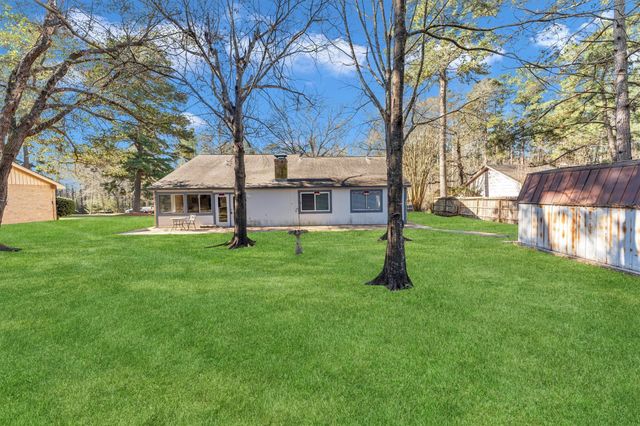 3353 Knob Oaks Drive, Huntsville, TX 77340