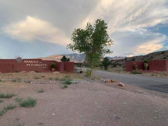 15 Mimbres Court, Placitas, NM 87043