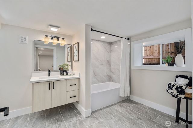 8226 Meridian Avenue N, Seattle, WA 98103