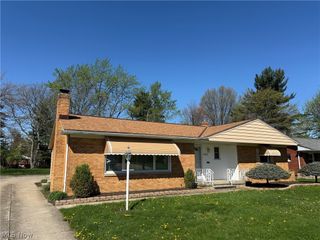 1872 Bremerton Road, Lyndhurst, OH 44124