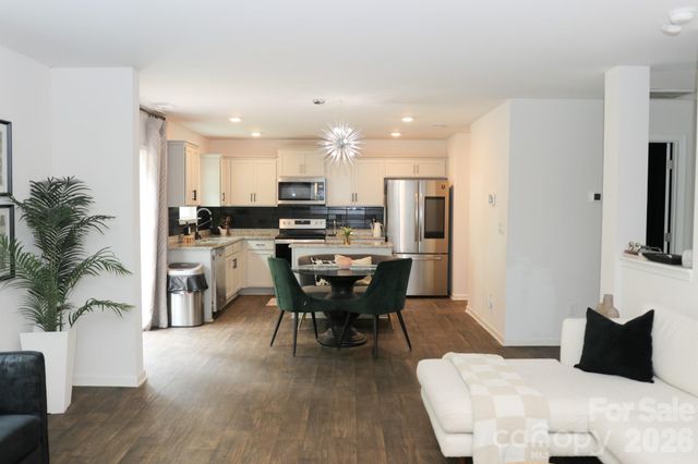 7121 Finnigan Road, Charlotte, NC 28215