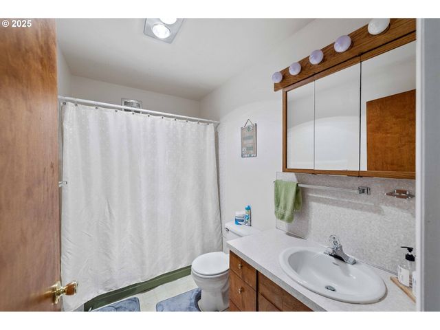 91256 CAPE ARAGO Hwy, Coos Bay, OR 97420