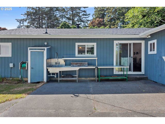 91256 CAPE ARAGO Hwy, Coos Bay, OR 97420