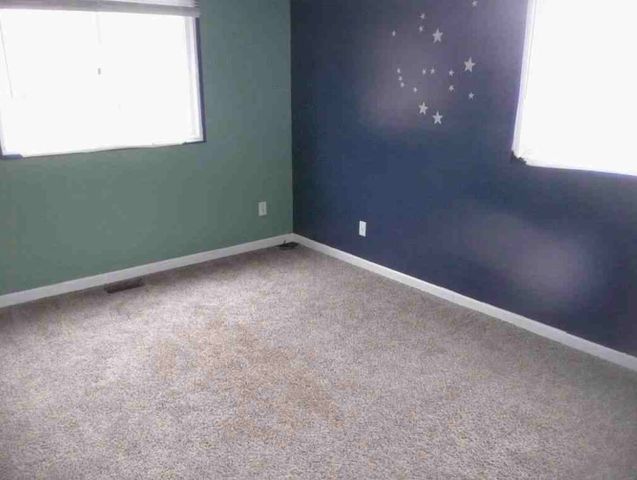 117 Liverpool Drive SE, Poplar Grove, IL 61065
