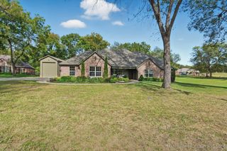 15823 Colonial Lane, Skiatook, OK 74070