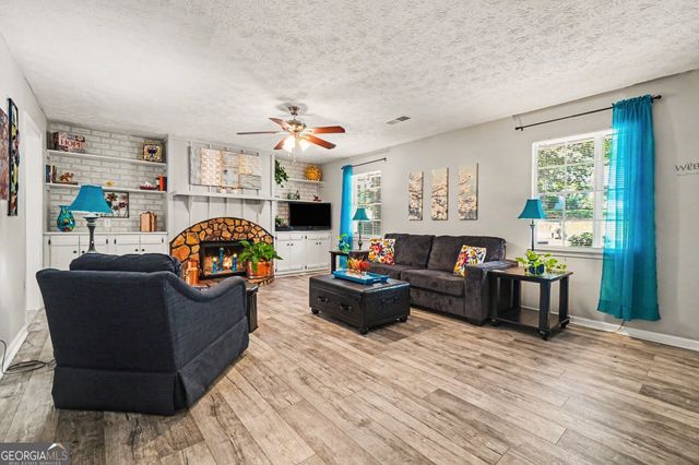 160 Ember Court, Fairburn, GA 30213