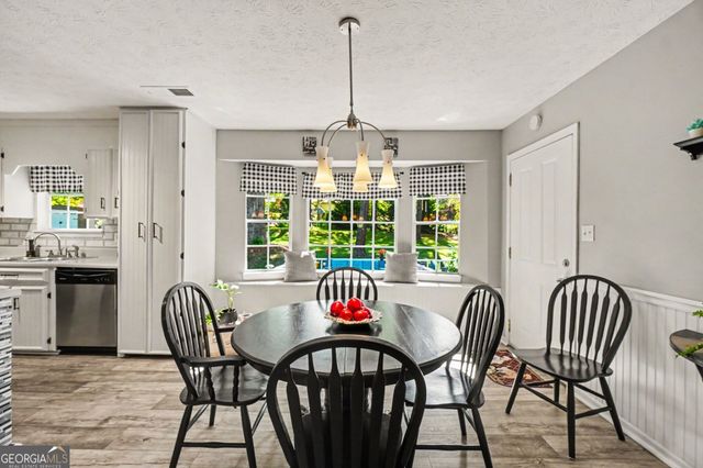 160 Ember Court, Fairburn, GA 30213