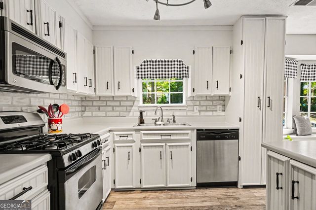 160 Ember Court, Fairburn, GA 30213