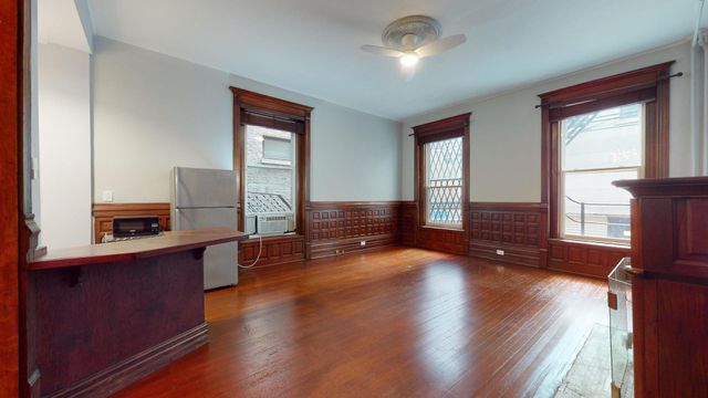 21 E DIVISION Street 1S, Chicago, IL 60610