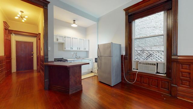 21 E DIVISION Street 1S, Chicago, IL 60610