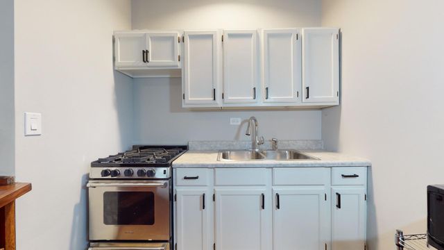 21 E DIVISION Street 1S, Chicago, IL 60610