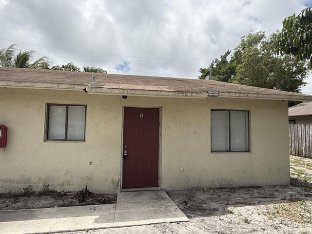 3525 Avenue J, Riviera Beach, FL 33404