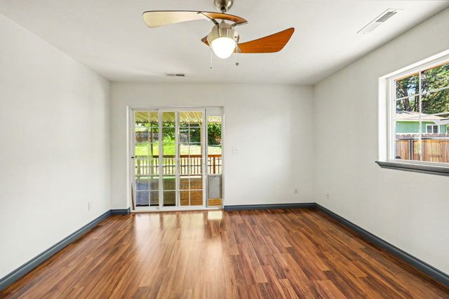 2964 Bailey Avenue, Medford, OR 97504