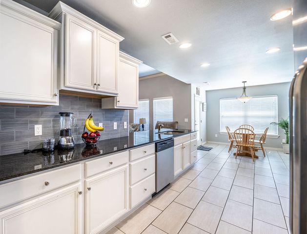 1854 S Sinclair Avenue, Fayetteville, AR 72701