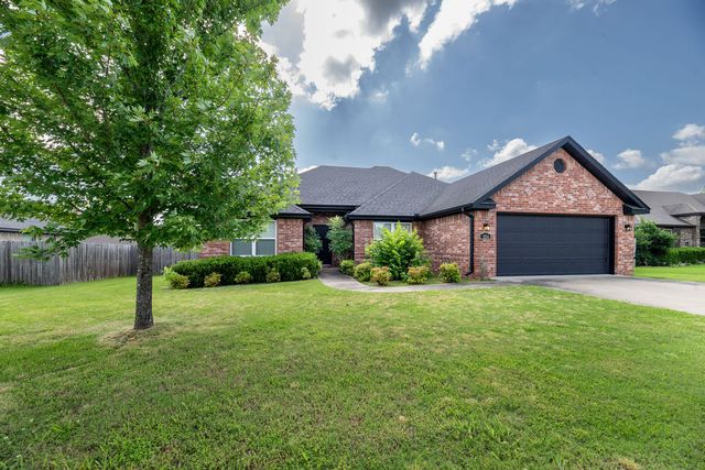 1854 S Sinclair Avenue, Fayetteville, AR 72701