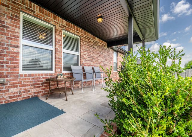1854 S Sinclair Avenue, Fayetteville, AR 72701