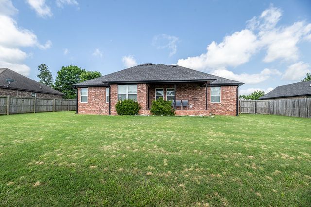 1854 S Sinclair Avenue, Fayetteville, AR 72701
