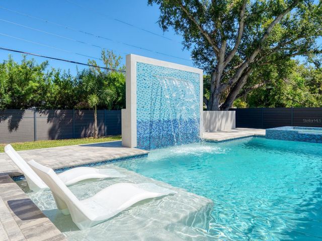 2467 HYDE PARK STREET, Sarasota, FL 34239