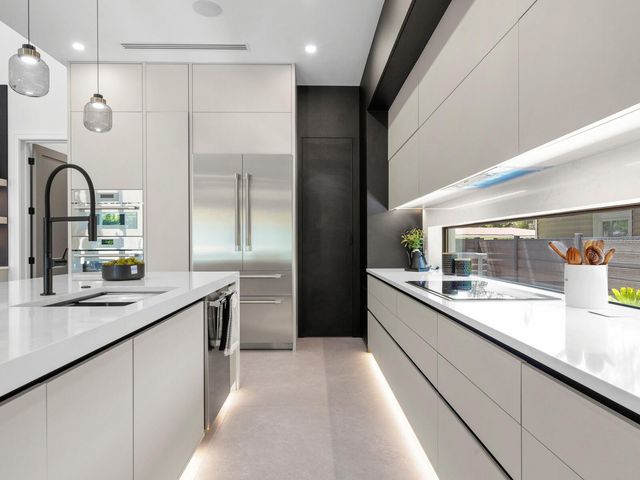 2467 HYDE PARK STREET, Sarasota, FL 34239