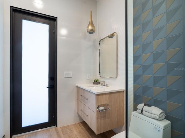 2467 HYDE PARK STREET, Sarasota, FL 34239